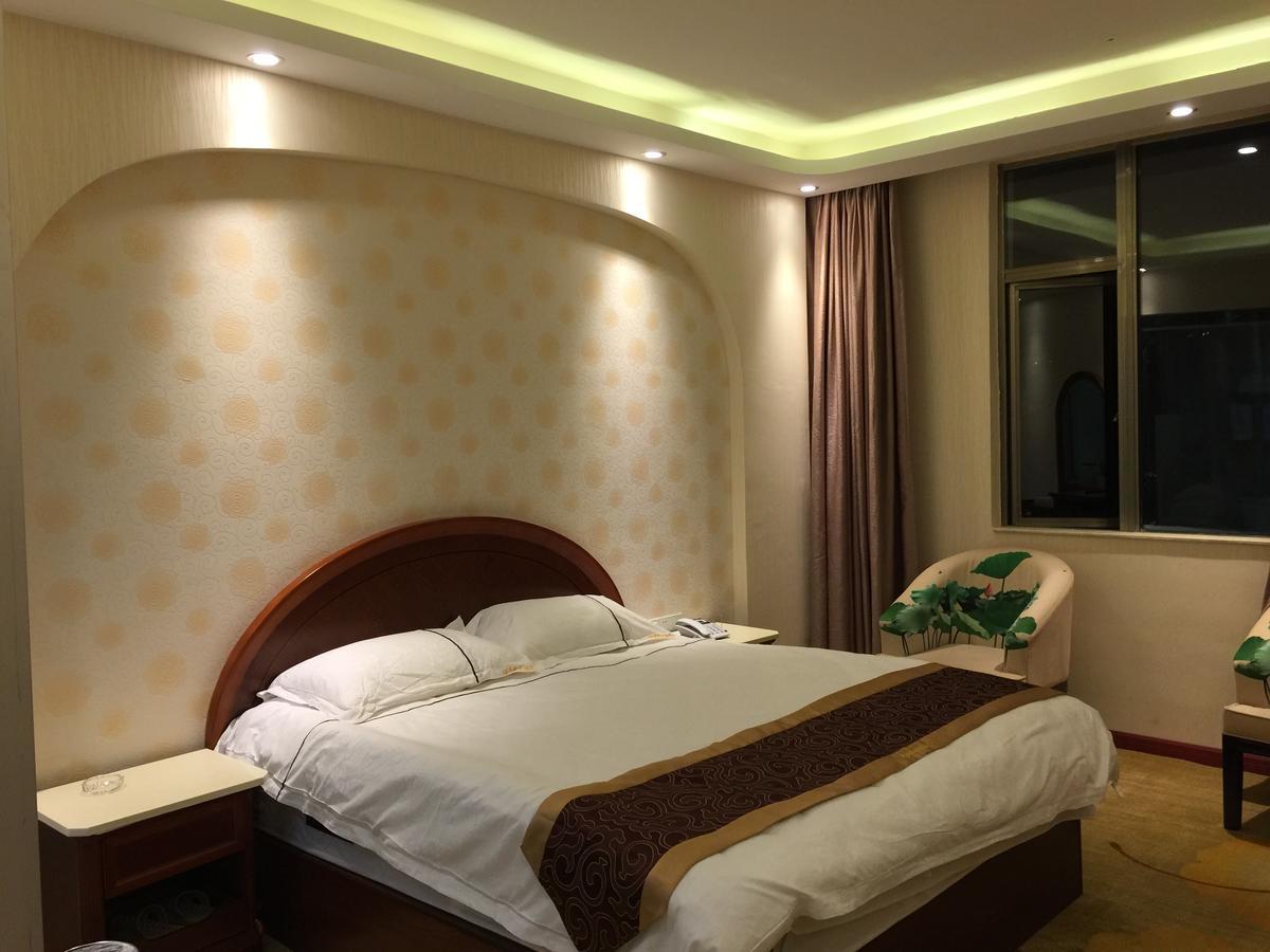 Bai Nian Sheng Shi Hotel 쿤밍 외부 사진